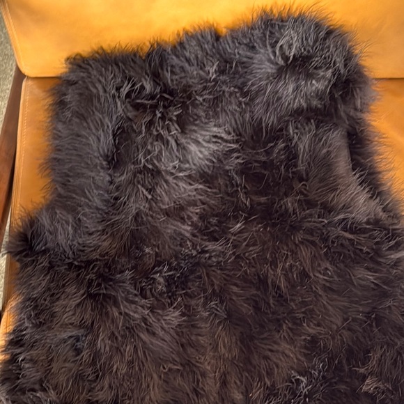 Club Monaco Black Feather Vest Like New - Picture 3 of 5